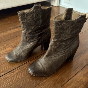 Frye leather brown boots! 100% authentic!